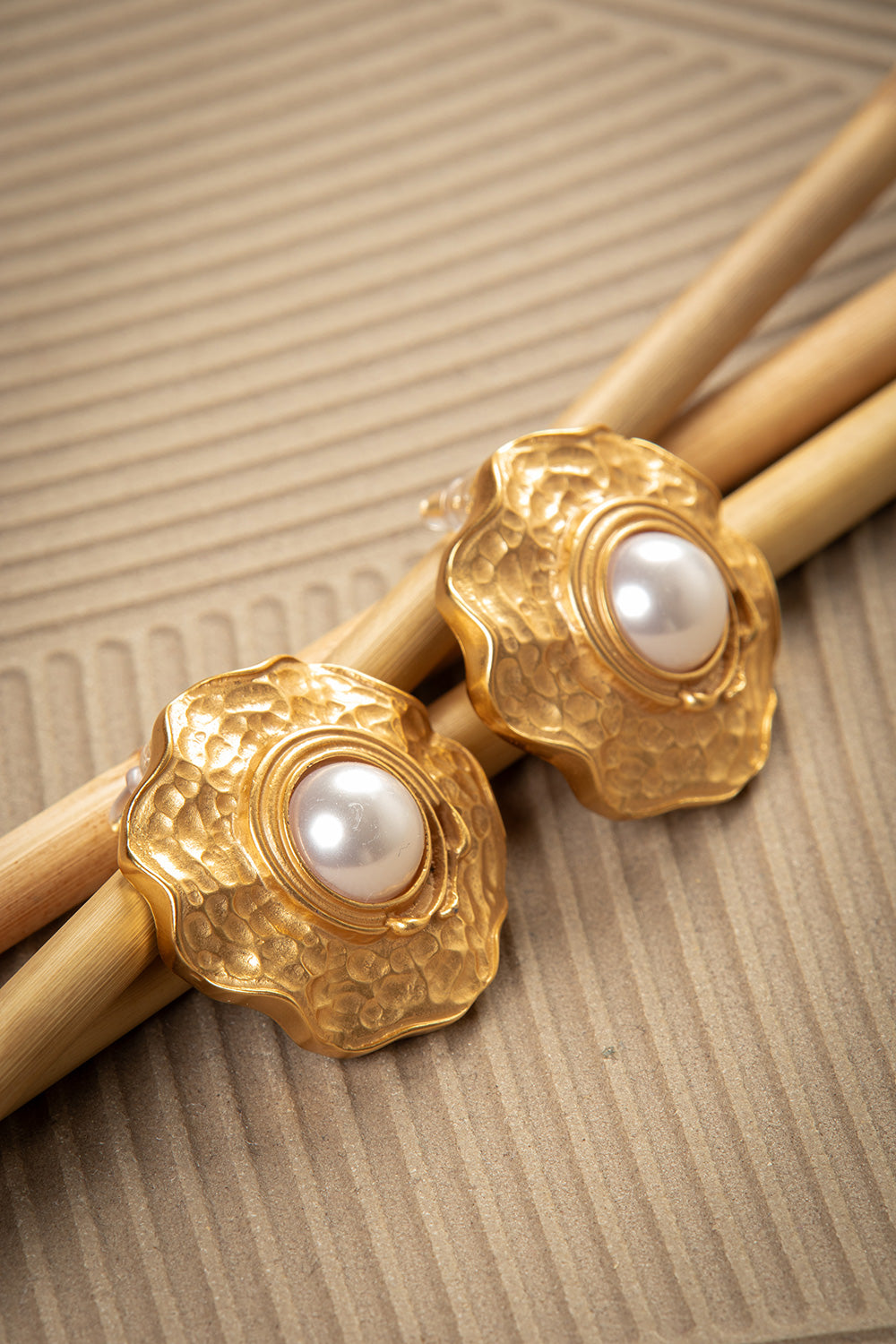 Central Luminance Pearl Earrings- 18K Gold Plated